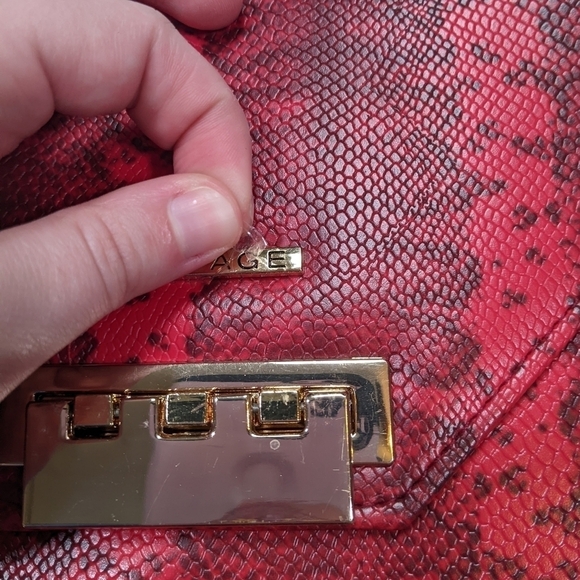 New‎ Rampage Wild Snake Red Faux Snake Skin Crossbody Bag with Gold Hardware - Picture 7 of 7